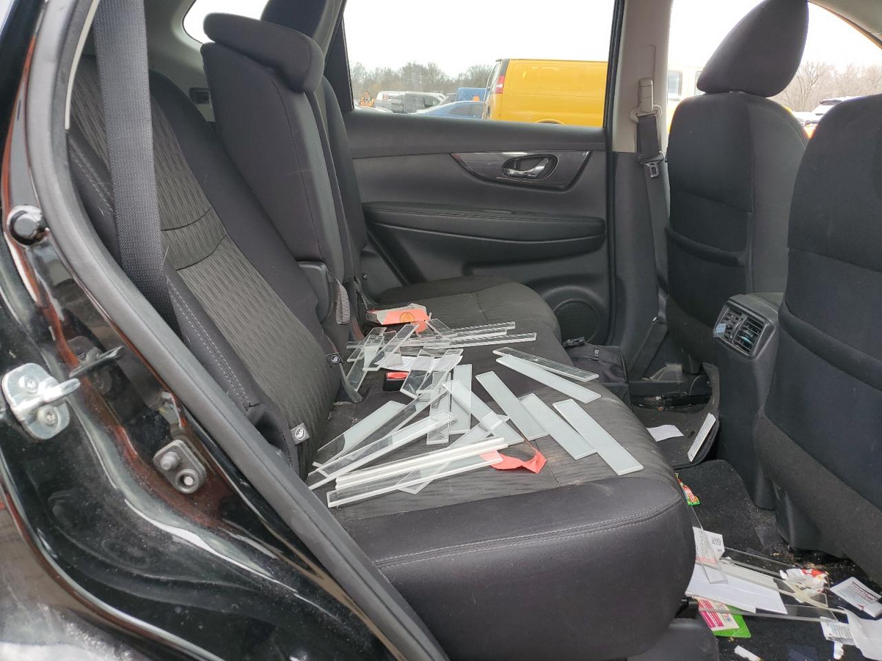 2019 Nissan Rogue - Image 10