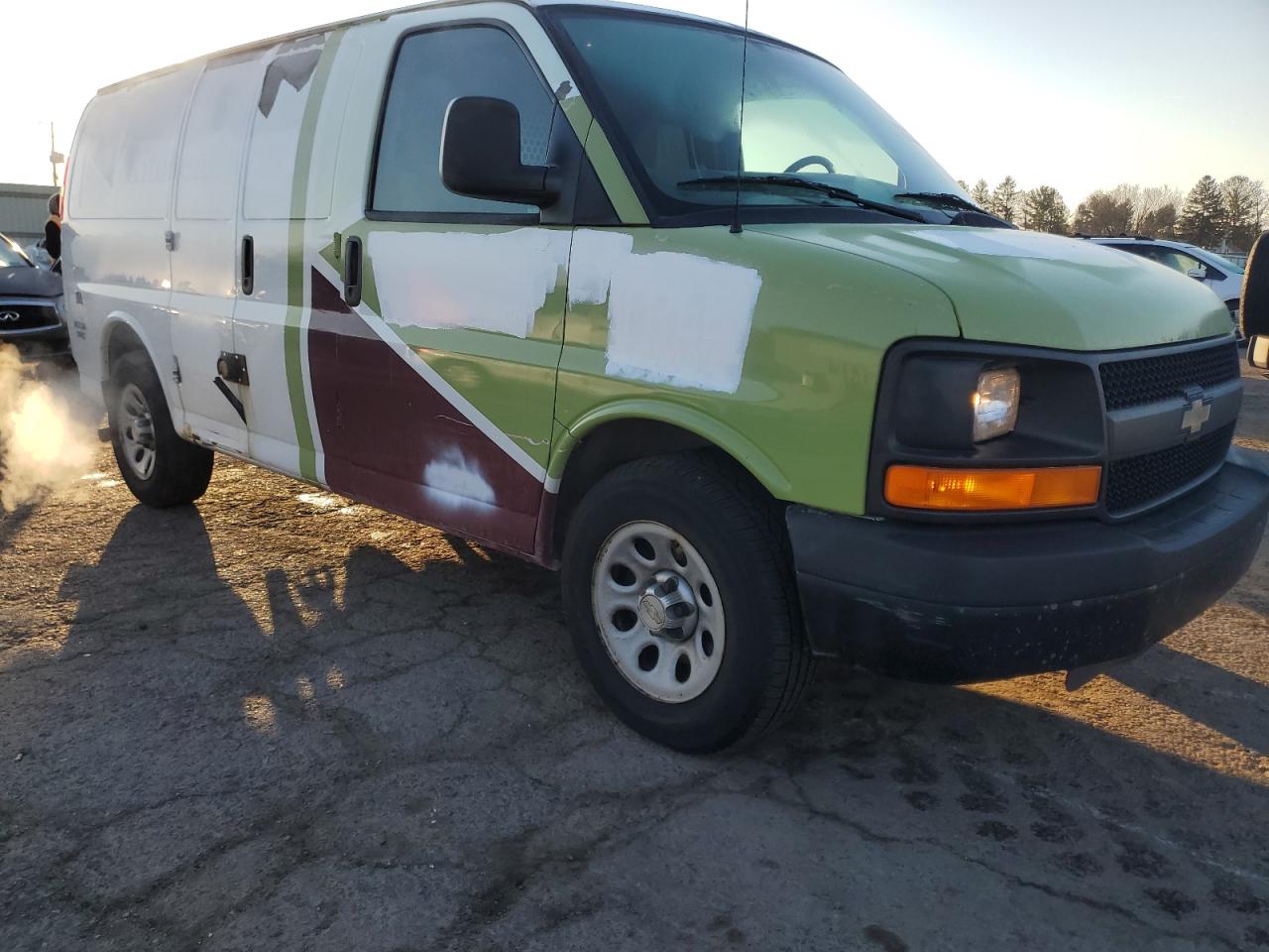 2010 Chevrolet Express - Image 4