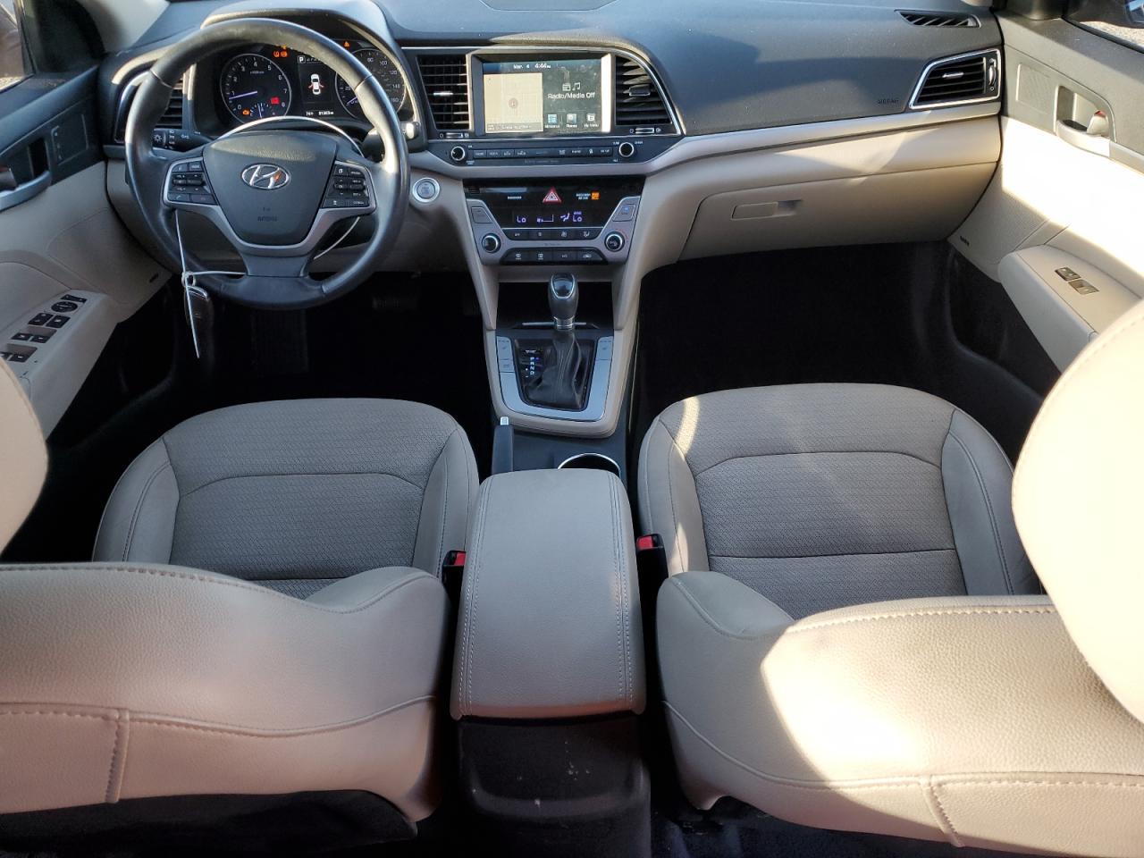 2017 Hyundai Elantra - Image 8