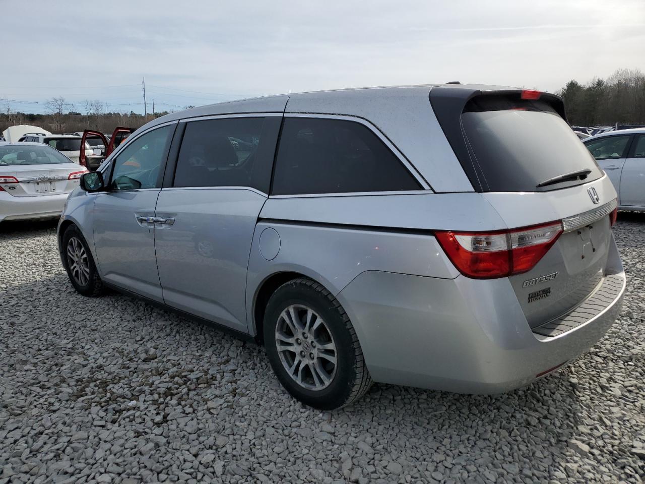 2011 Honda Odyssey - Image 2