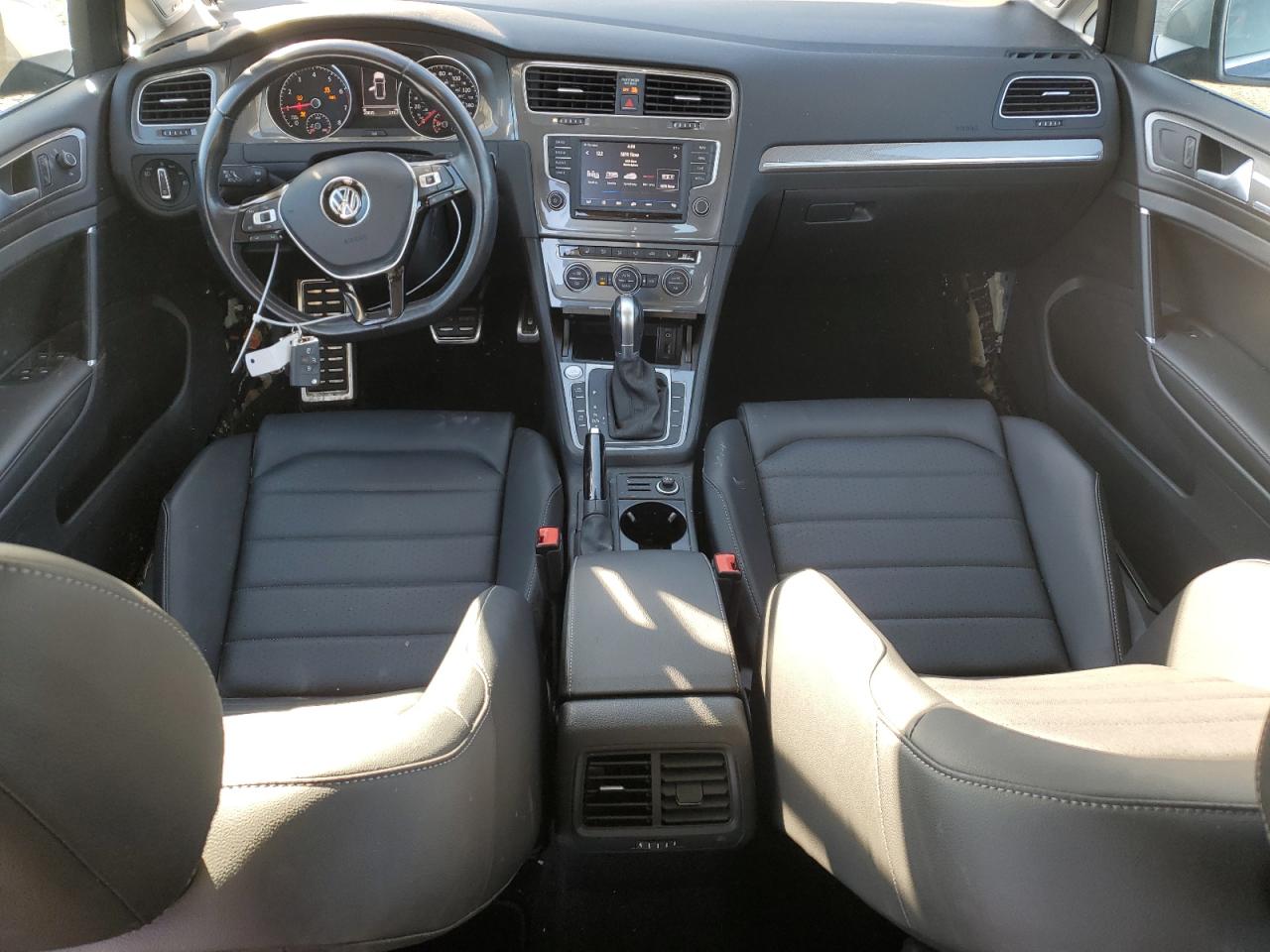 2017 Volkswagen Golf - Image 8