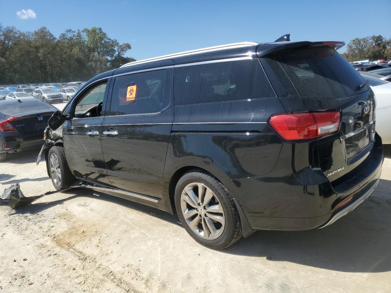 2018 Kia Sedona - Image 2