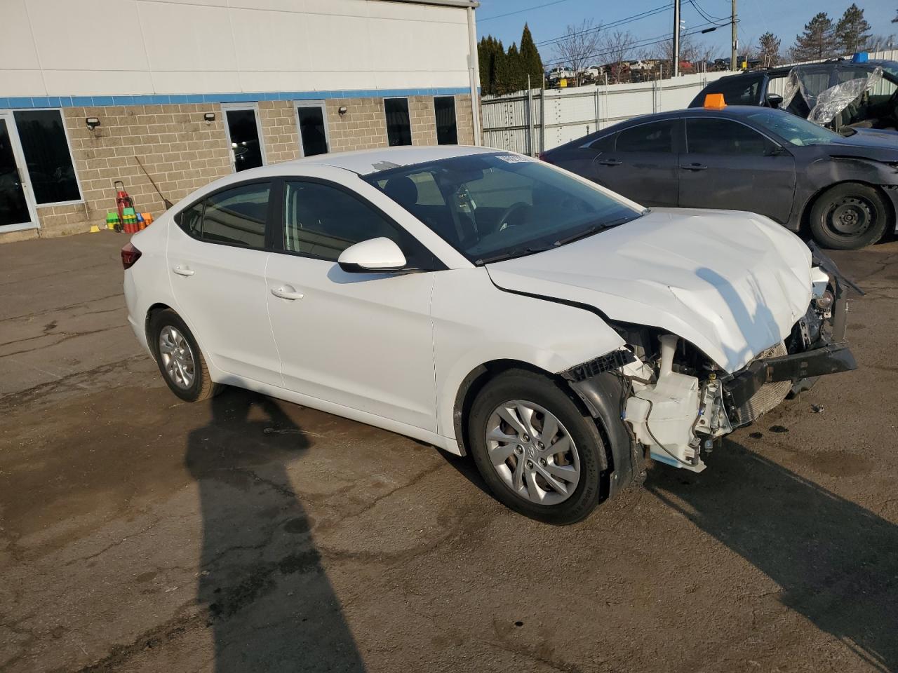 2019 Hyundai Elantra - Image 4