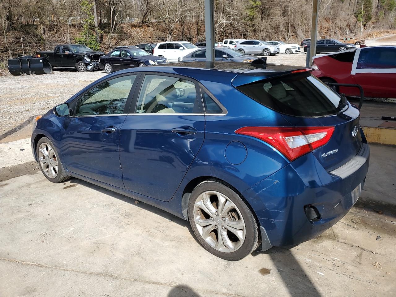2015 Hyundai Elantra - Image 2