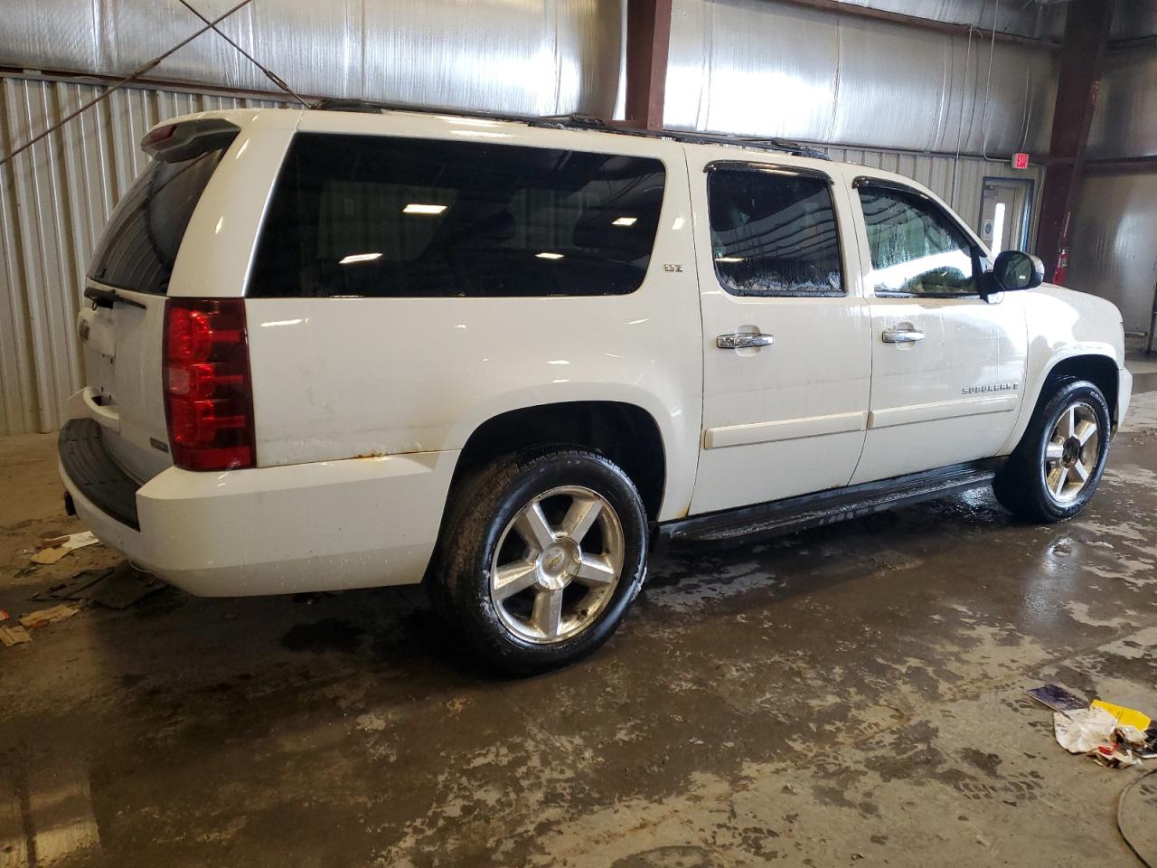 2007 Chevrolet Suburban - Image 3
