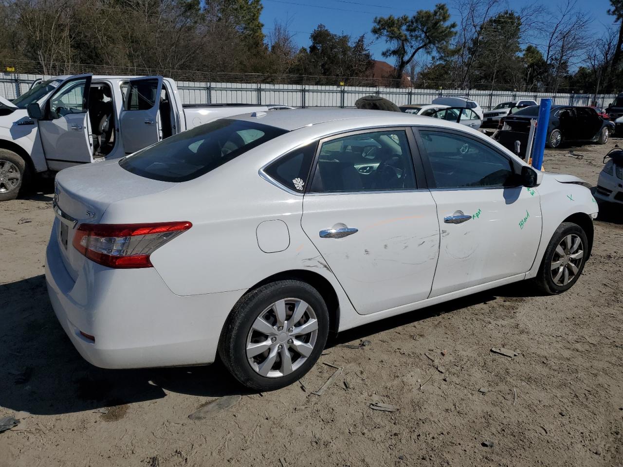 2015 Nissan Sentra - Image 3