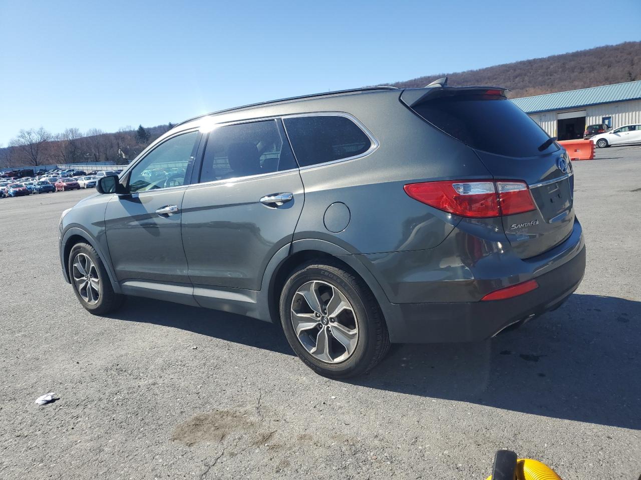 2014 Hyundai Santa Fe - Image 2