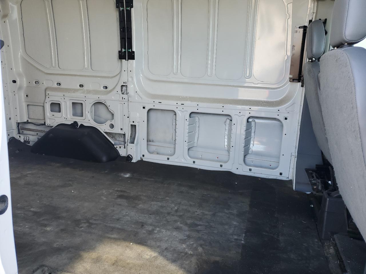2018 Ford Transit - Image 11