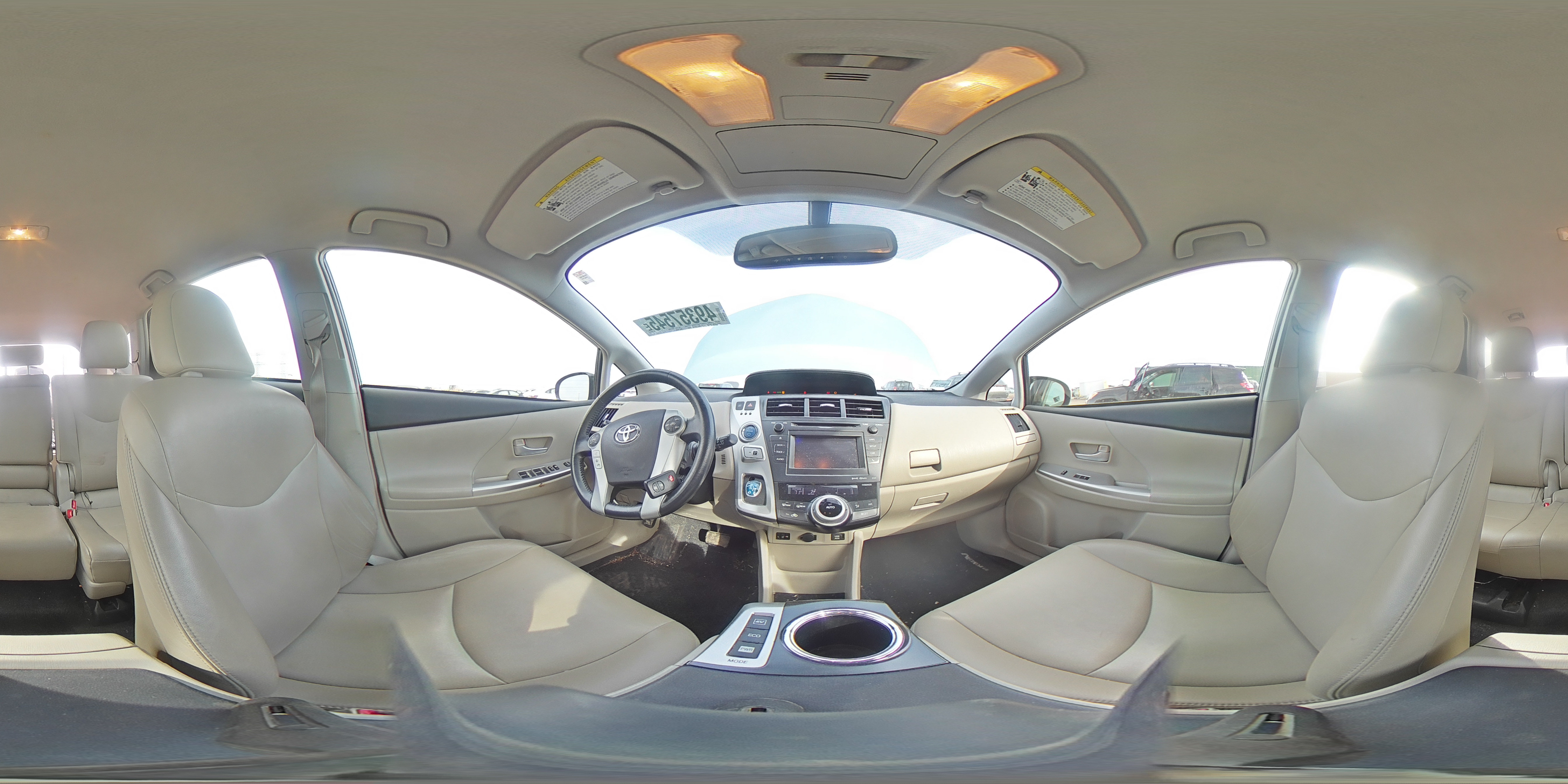 2013 Toyota Prius - Image 13