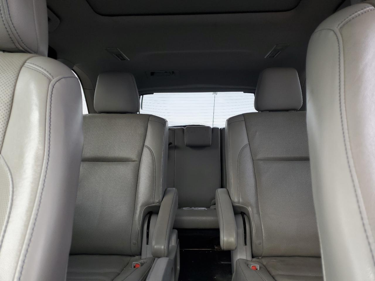2015 Toyota Highlander - Image 10
