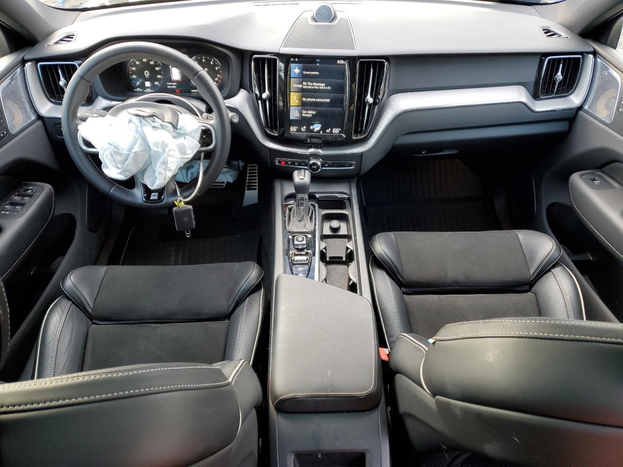 2018 Volvo XC60 - Image 8
