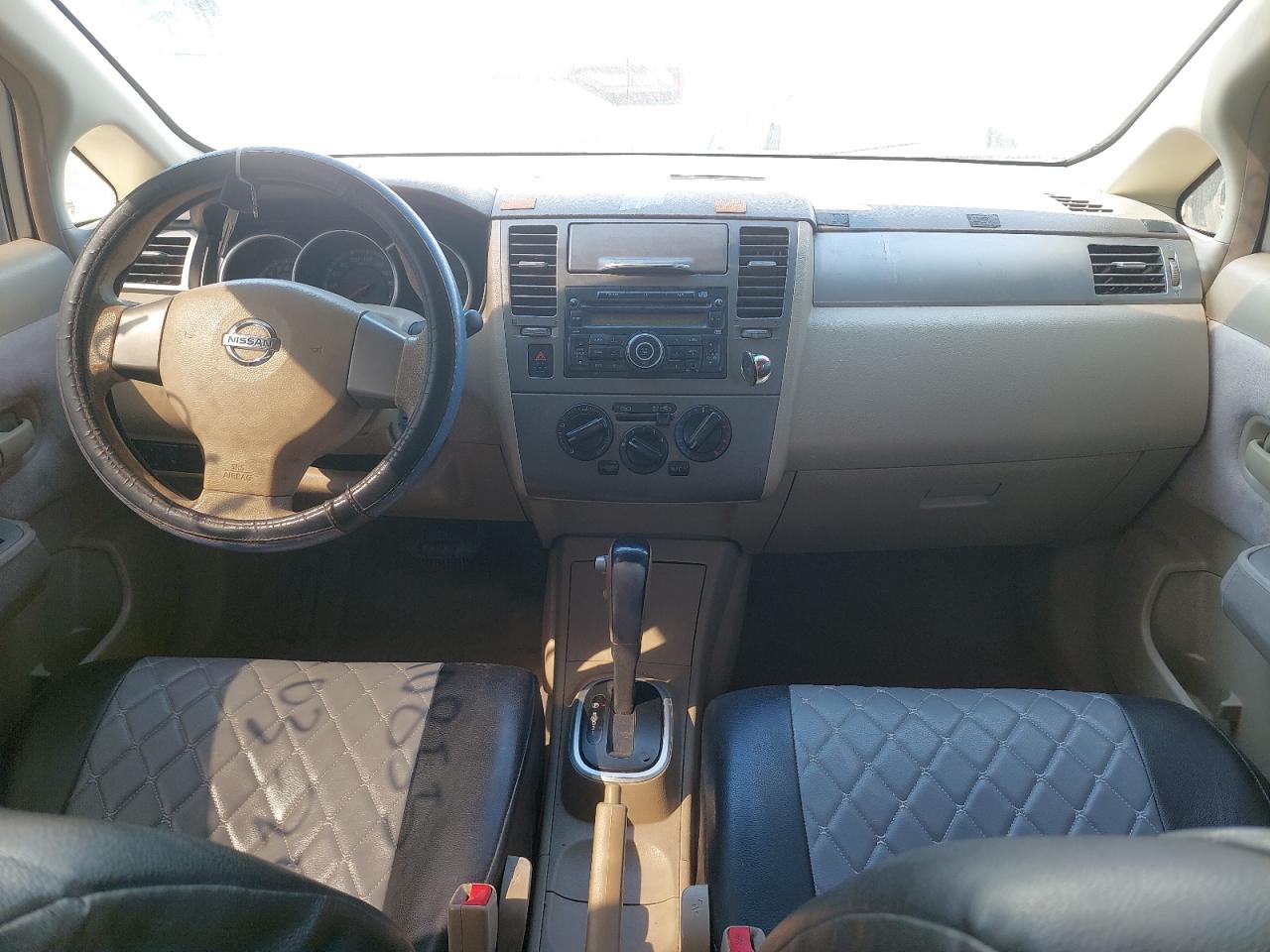 3N1BC1A64BK203710 - 2011 Nissan Tiida - #48640855
