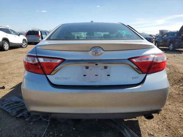  TOYOTA CAMRY 2016 Srebrny