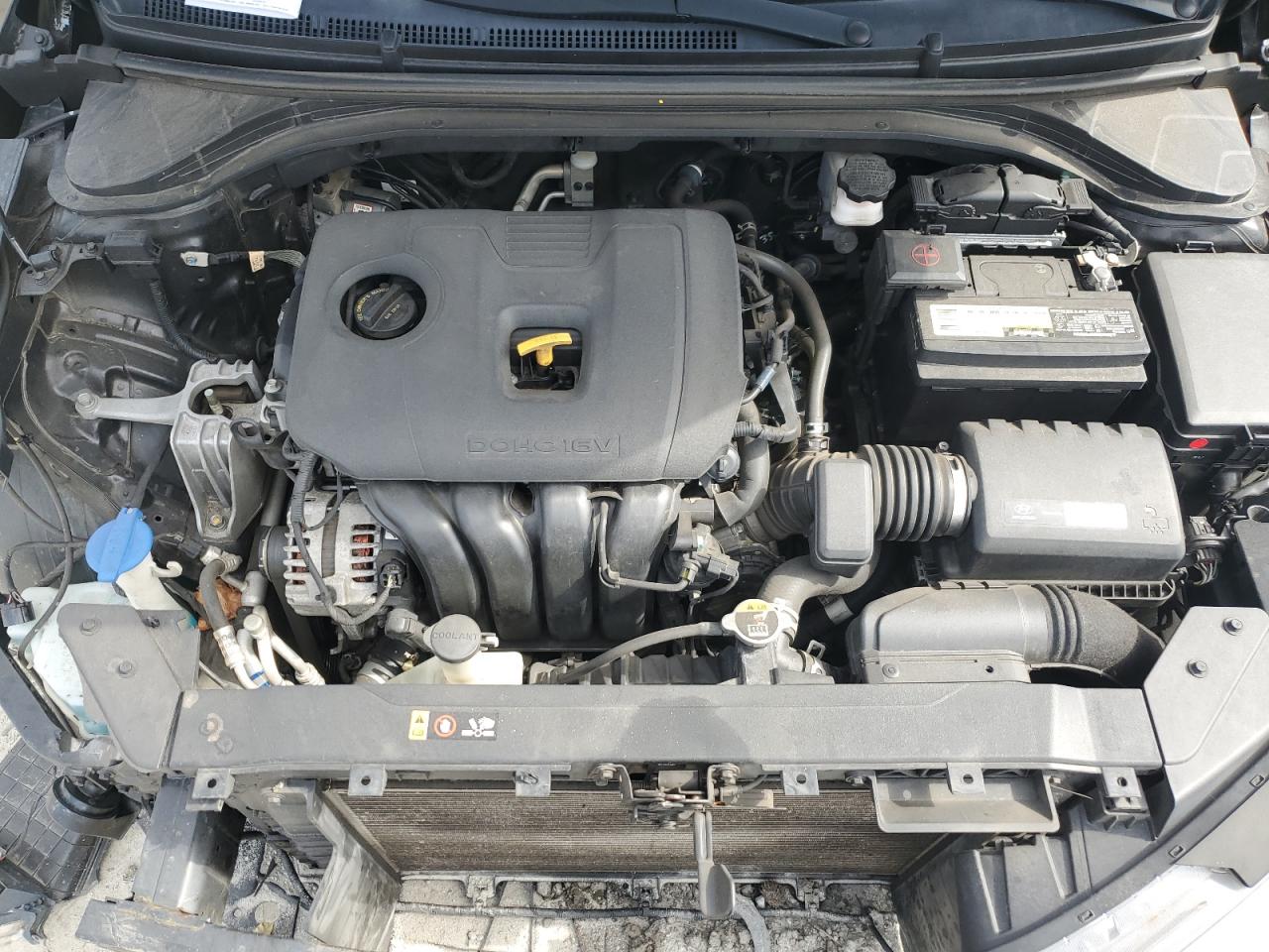2019 Hyundai Elantra - Image 12