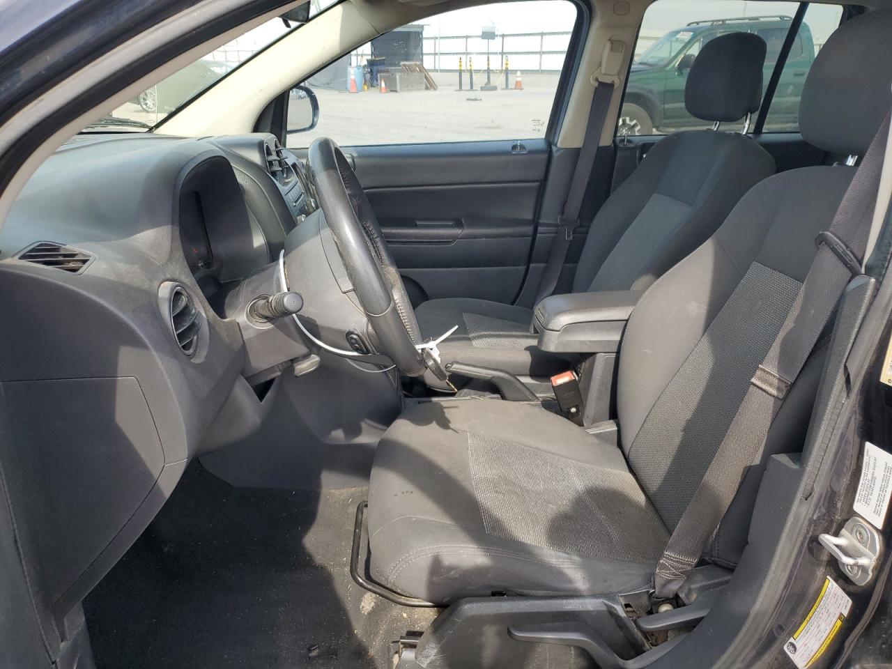2010 Jeep Compass - Image 7