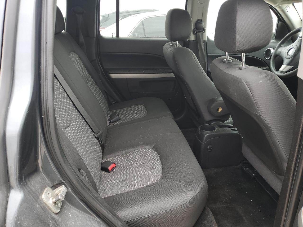 2011 Chevrolet HHR - Image 11