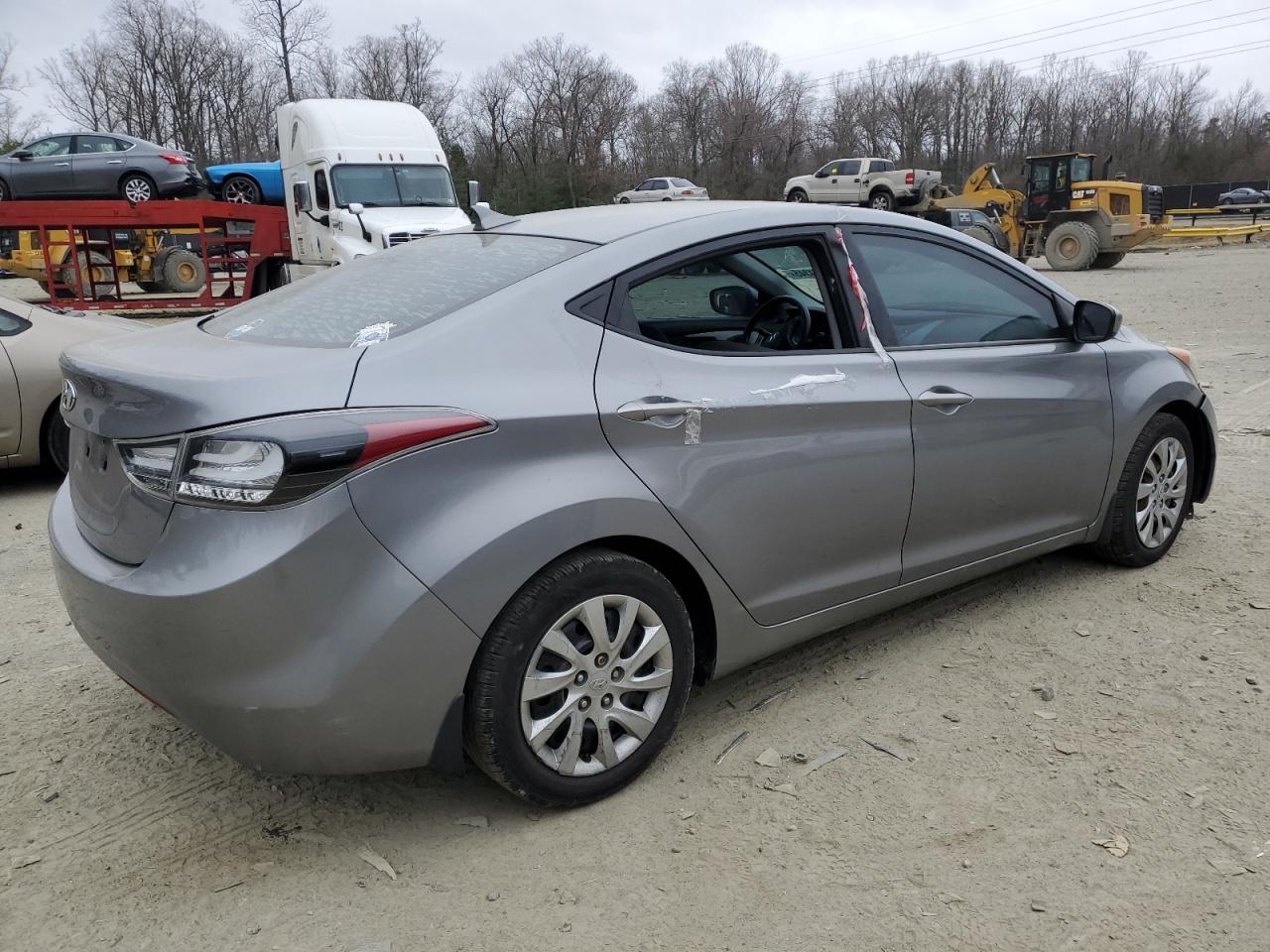 2013 Hyundai Elantra - Image 3