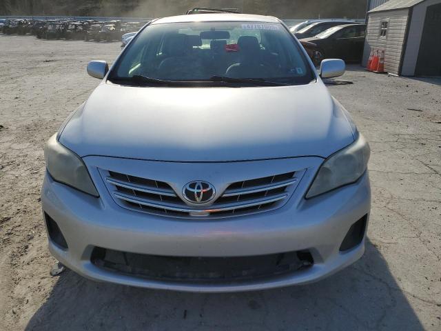 Седаны TOYOTA COROLLA 2013 Серебристый