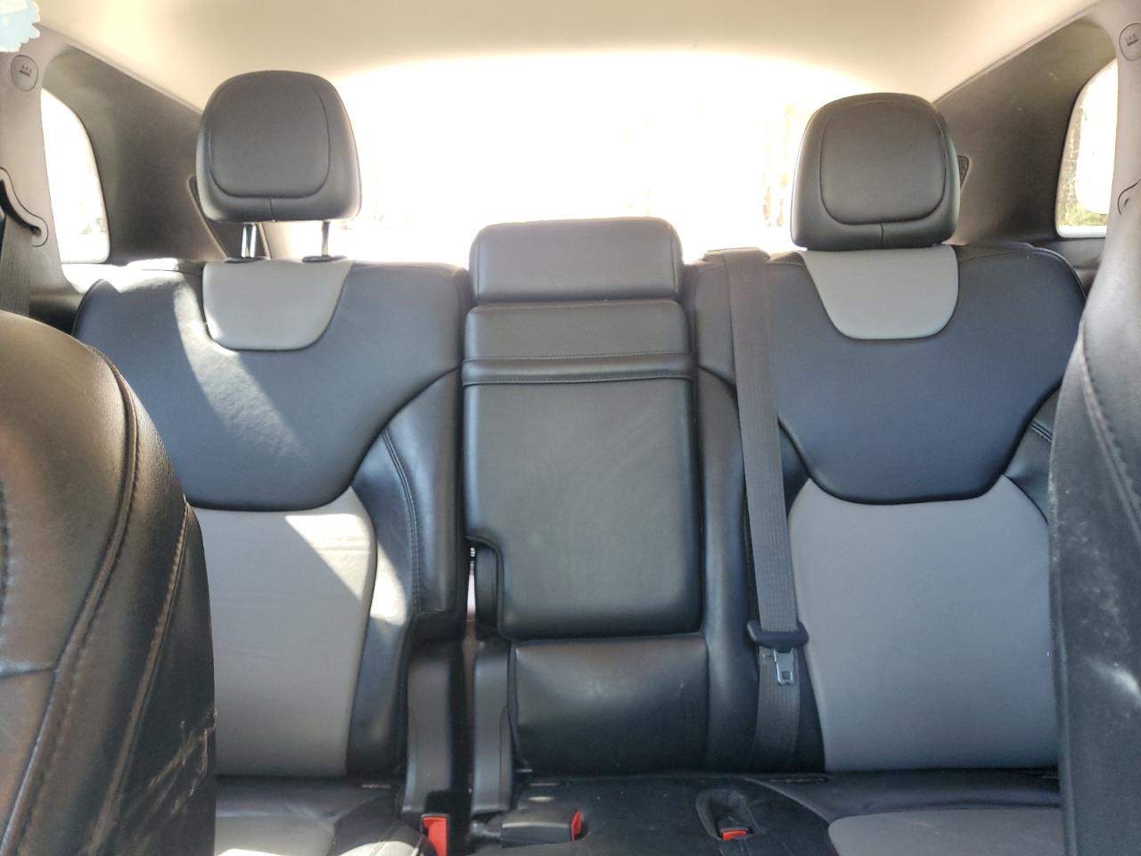 2014 Jeep Grand Cherokee - Image 10