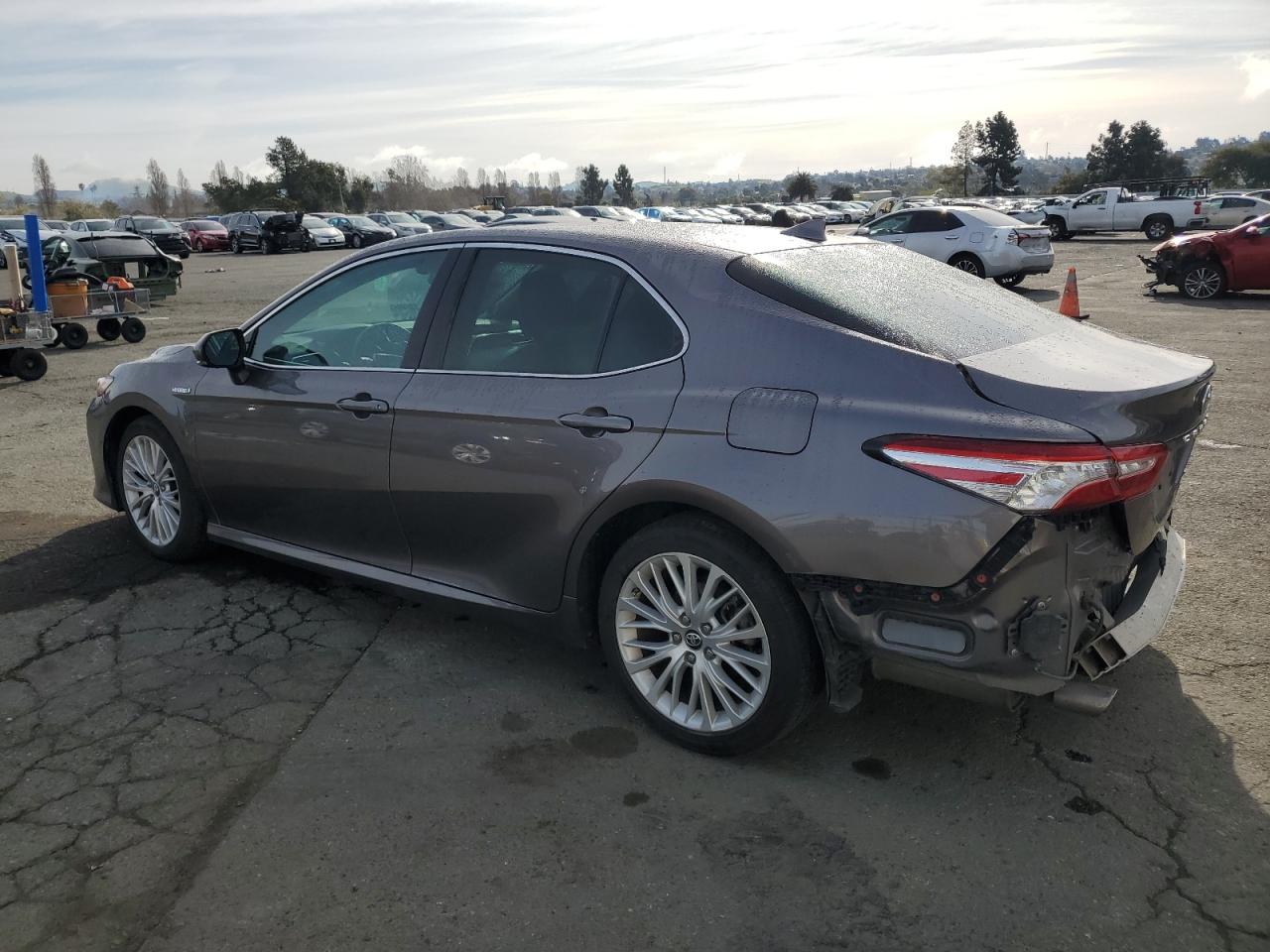 4T1B21HK6JU508235 TOYOTA CAMRY 2018