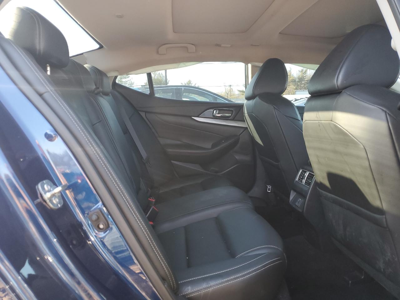 1N4AA6AP7JC402183 NISSAN MAXIMA 2018