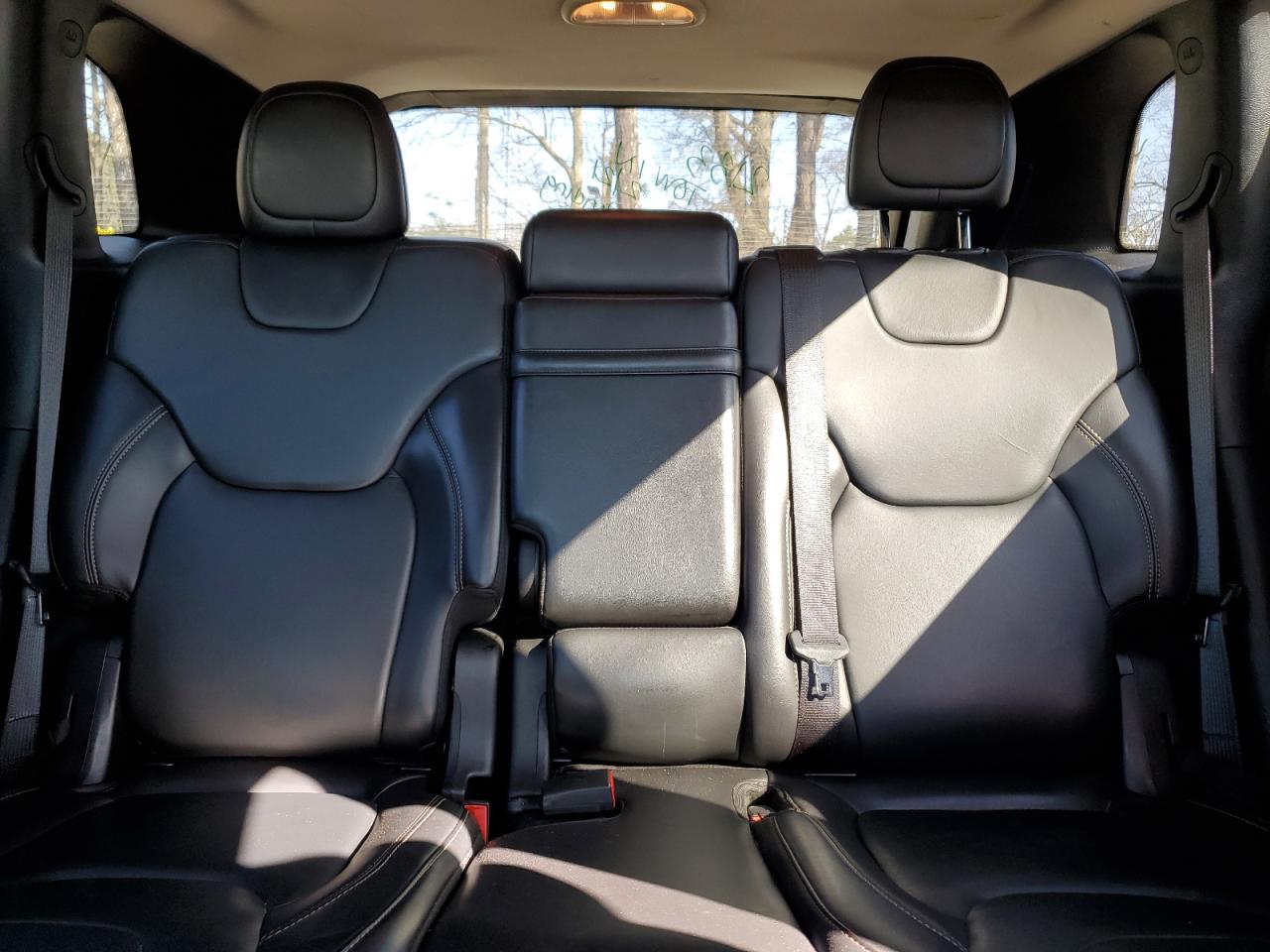 2017 Jeep Grand Cherokee - Image 10