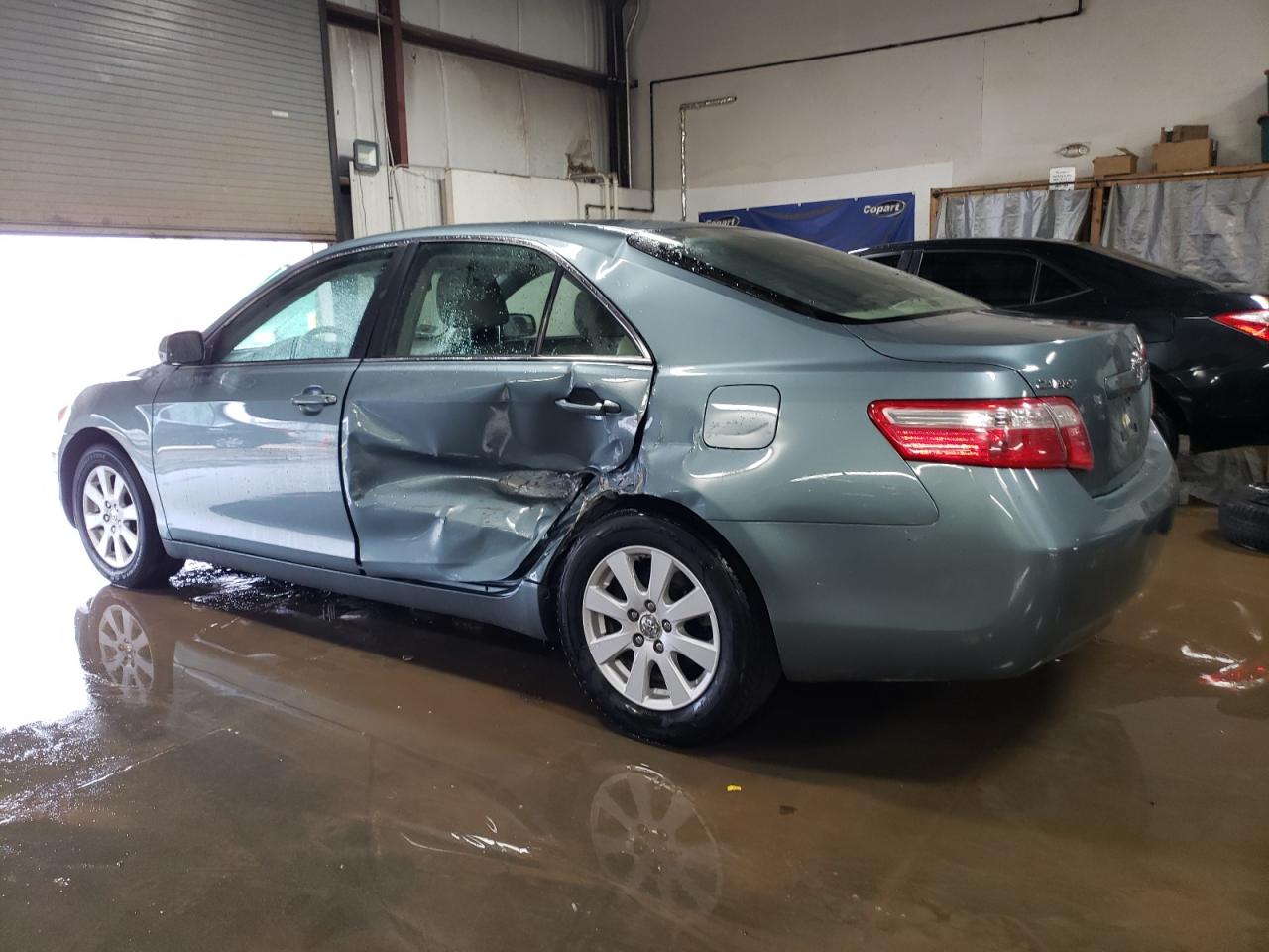 2009 Toyota Camry - Image 2