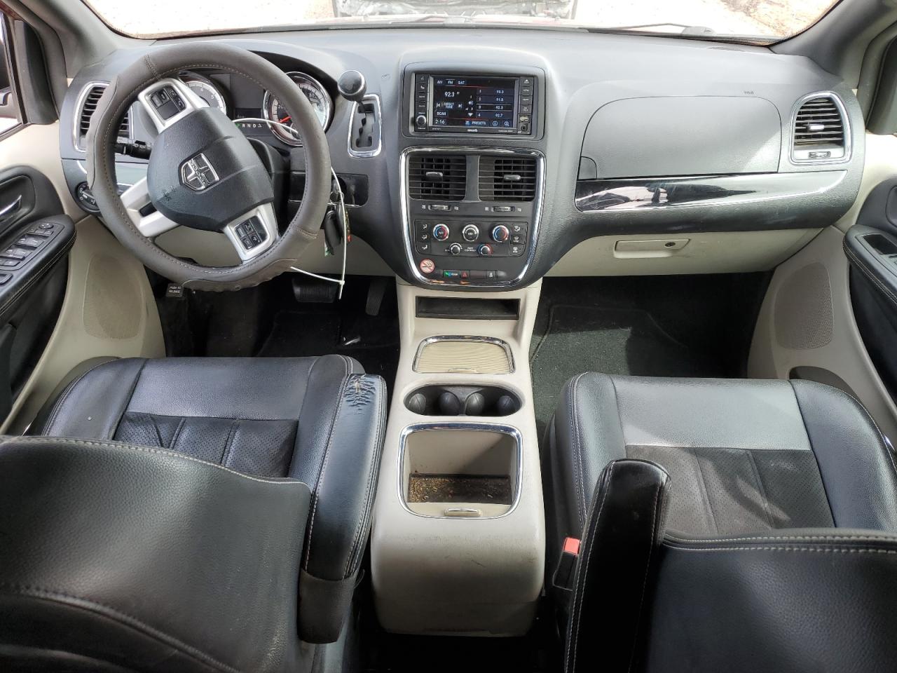 2018 Dodge Caravan - Image 8