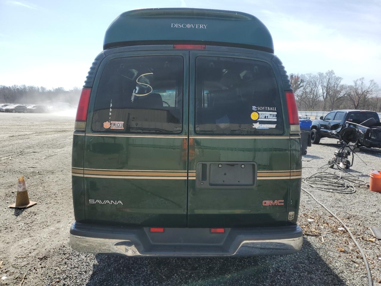 2002 GMC Savana - Image 6