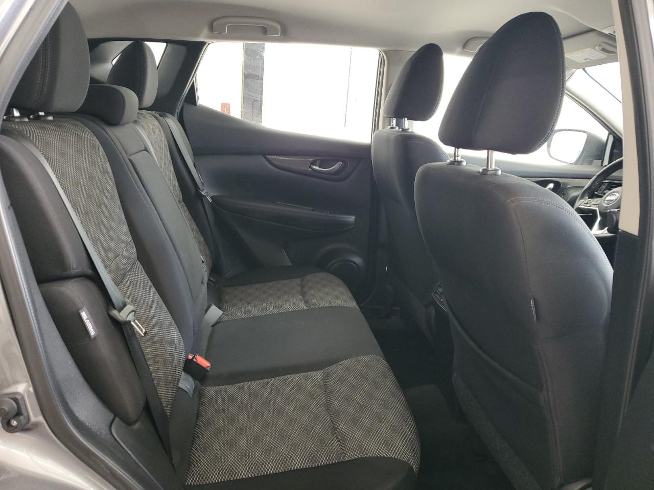 2021 Nissan Rogue - Image 11