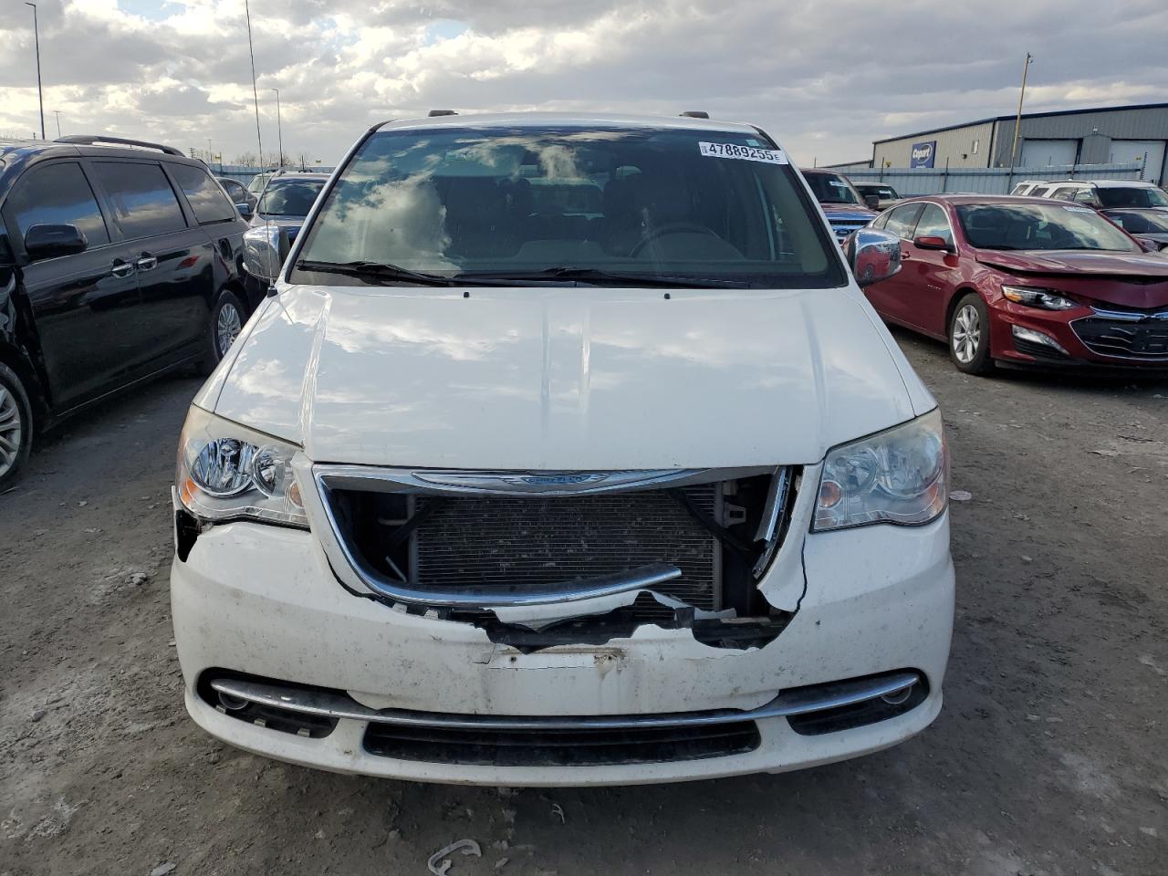 2013 Chrysler Town & Country - Image 5