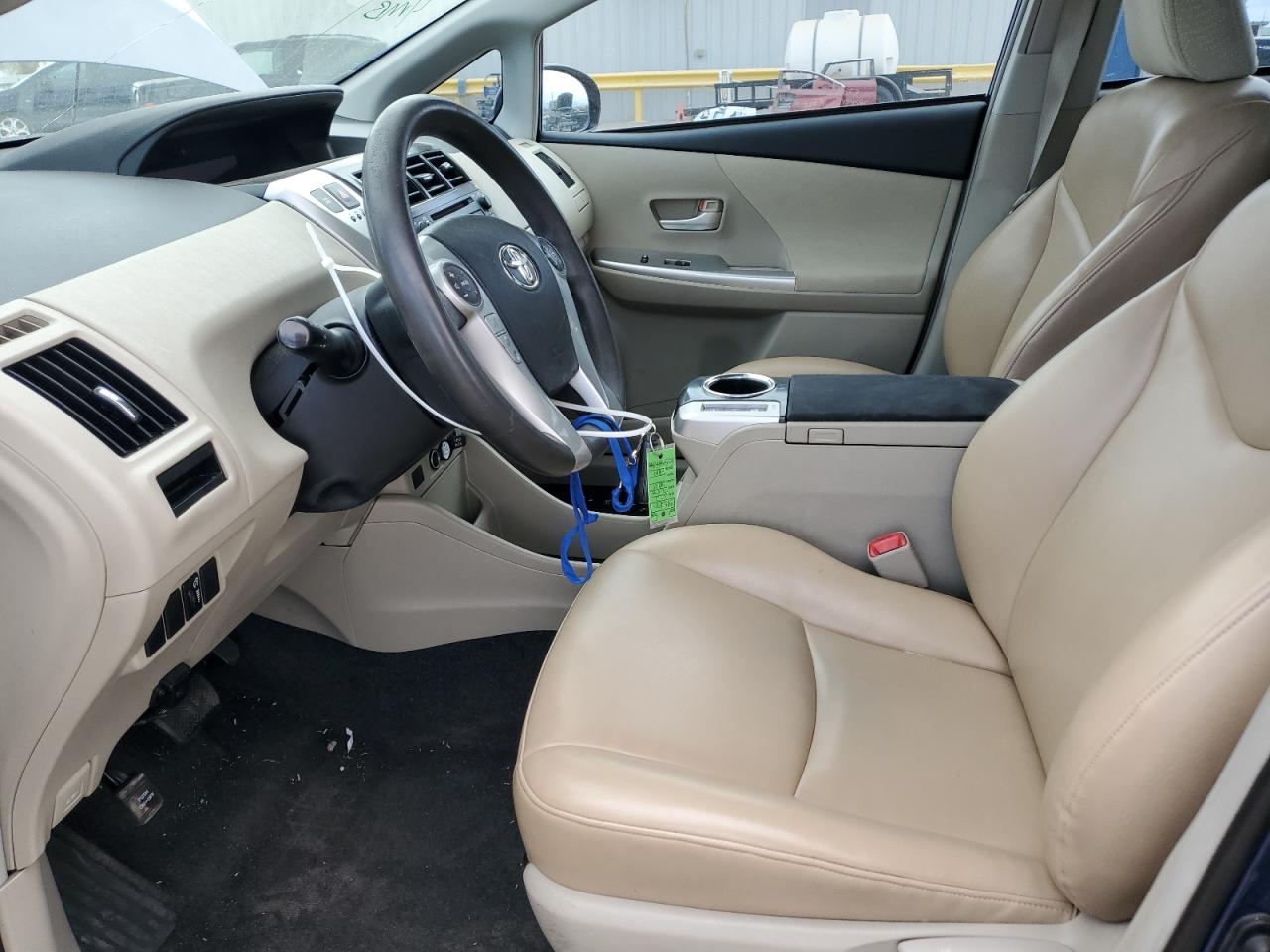 2012 Toyota Prius - Image 7