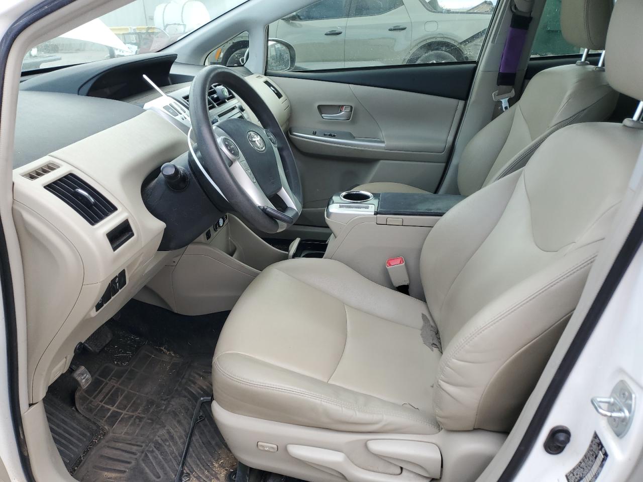 2012 Toyota Prius - Image 7