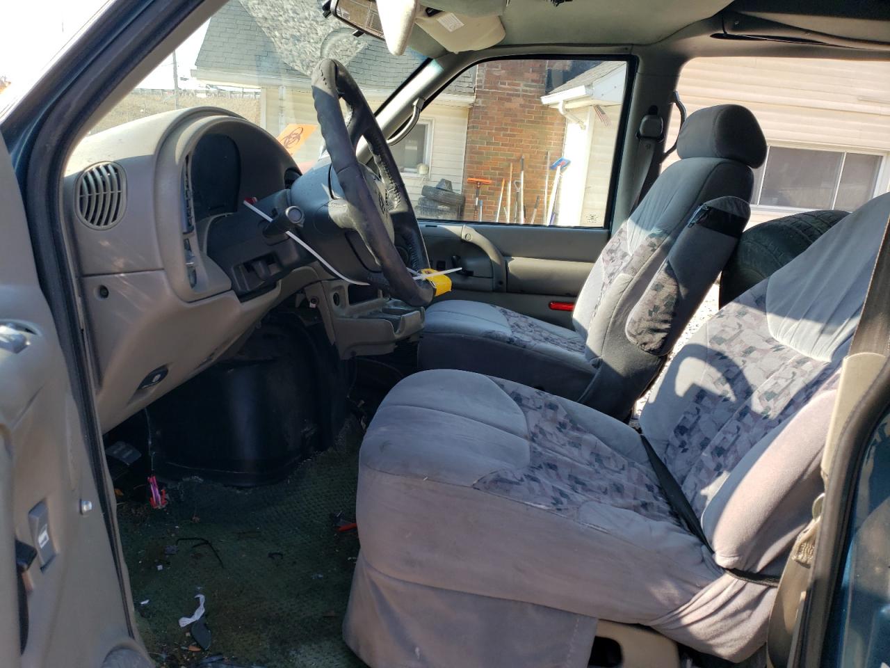2002 Chevrolet Astro - Image 7