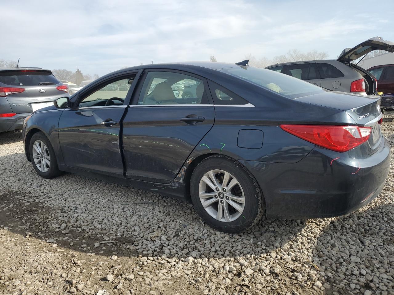 2013 Hyundai Sonata - Image 2