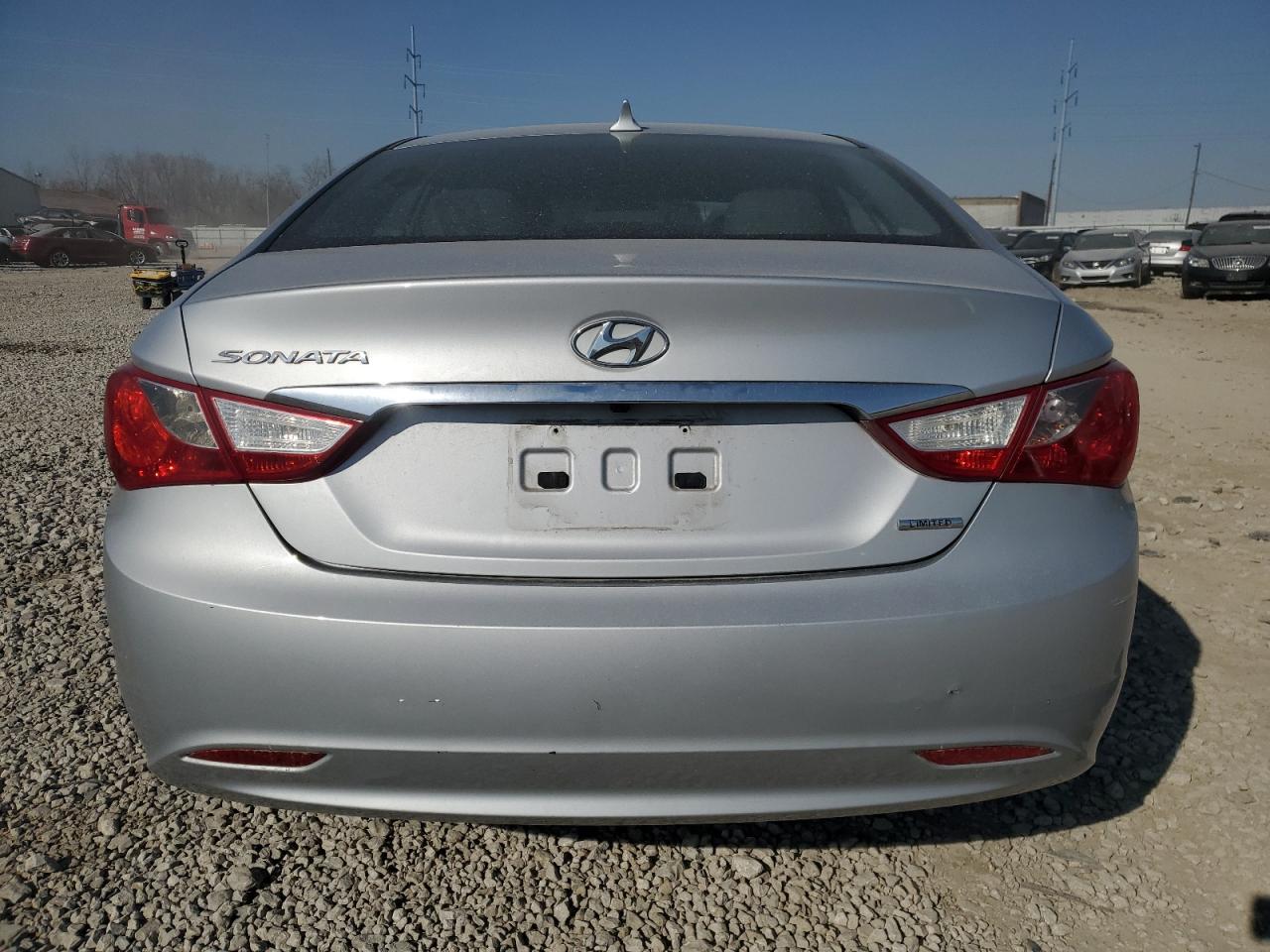 2011 Hyundai Sonata - Image 6