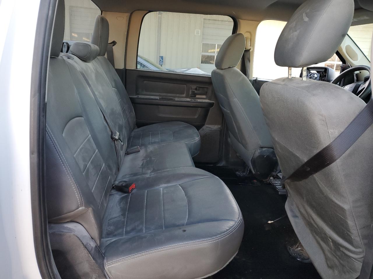 2015 RAM 1500 - Image 10