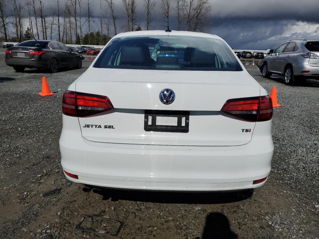 2016 Volkswagen Jetta - Image 6
