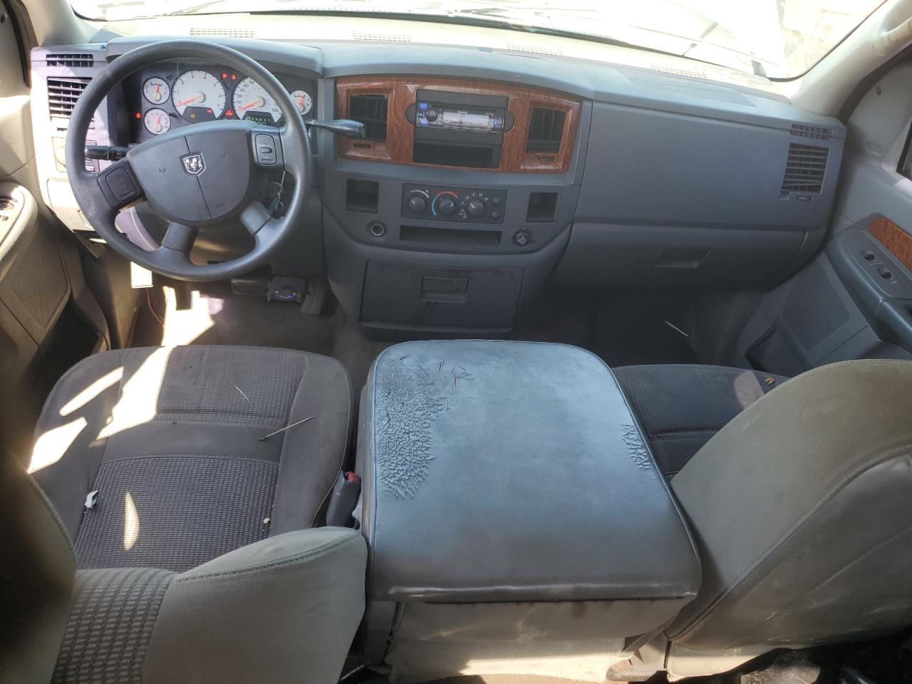 2006 Dodge RAM - Image 8