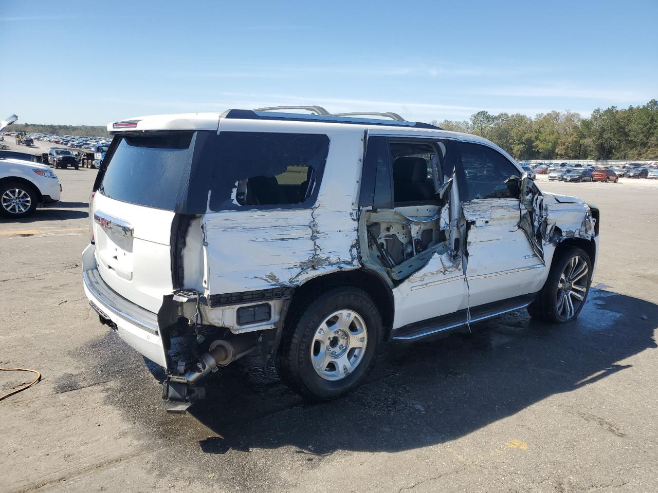 2015 GMC Yukon - Image 3