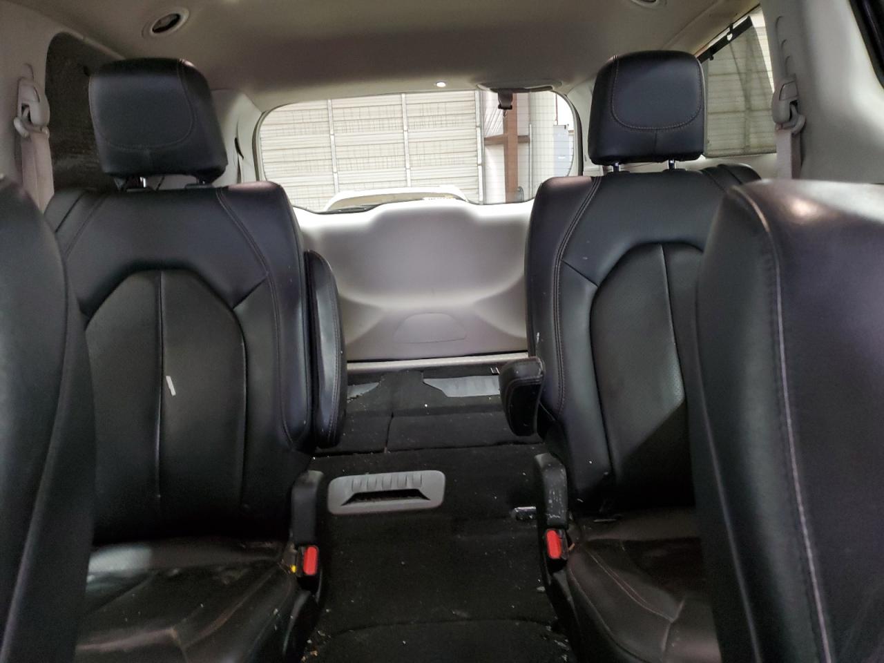 2020 Chrysler Pacifica - Image 10
