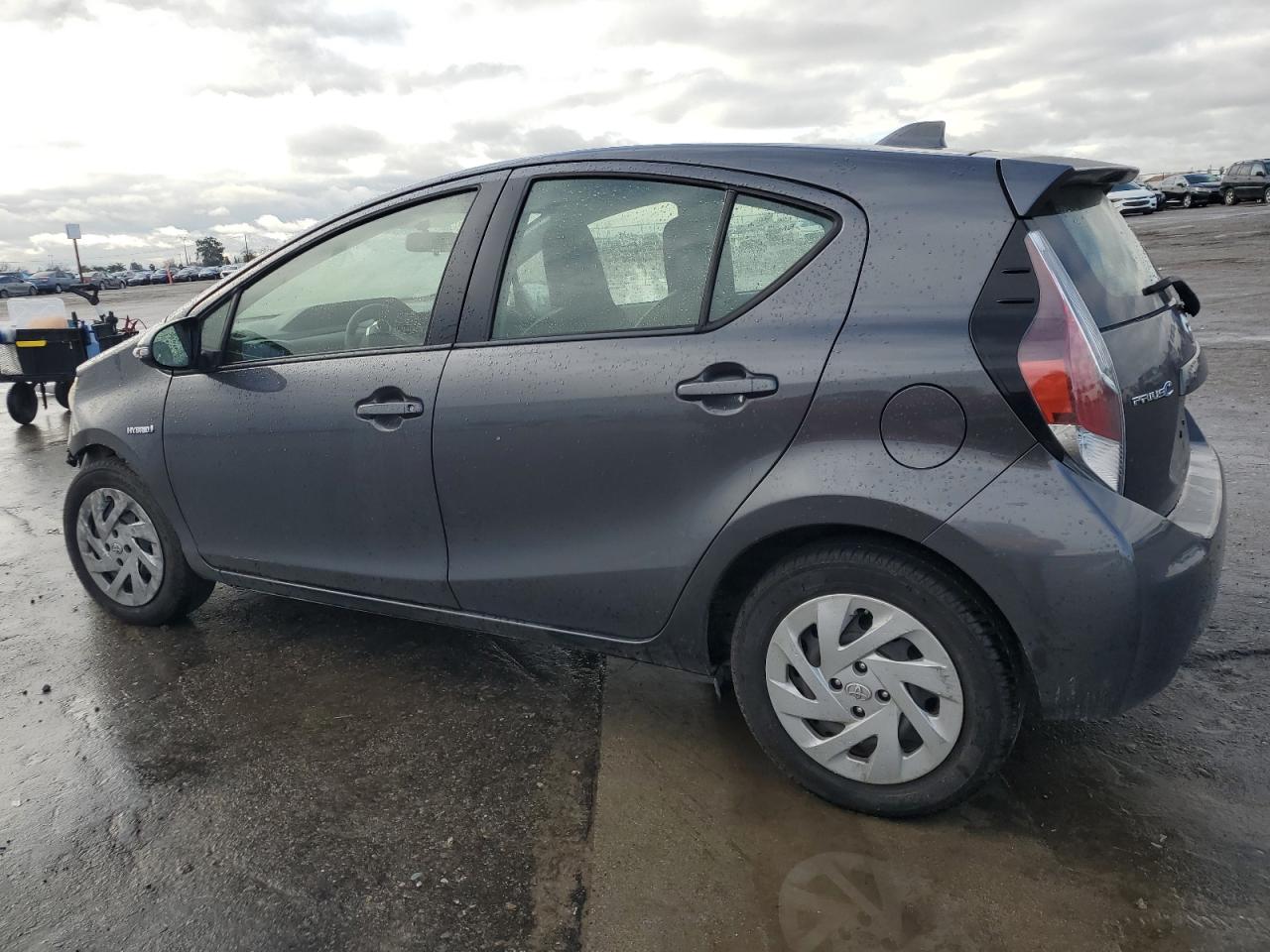 2016 Toyota Prius - Image 2