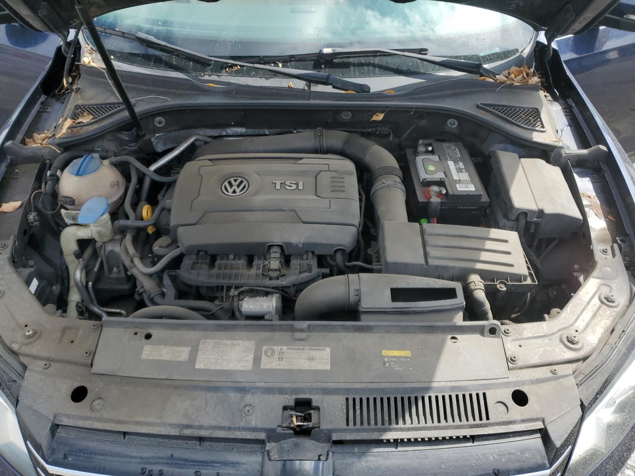 2015 Volkswagen Passat - Image 11