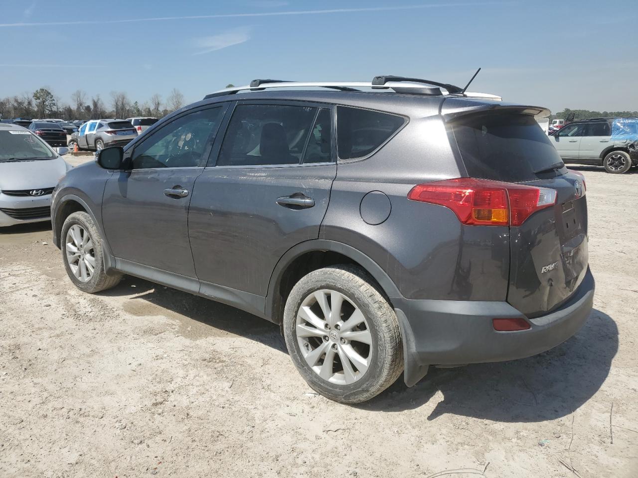 2015 Toyota RAV 4 - Image 2