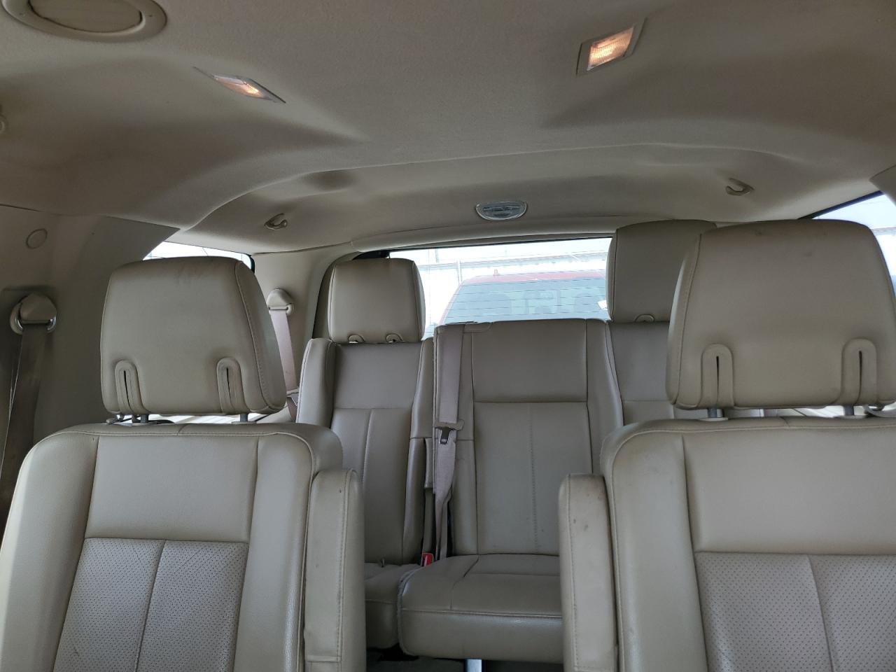 2014 Ford Expedition - Image 10