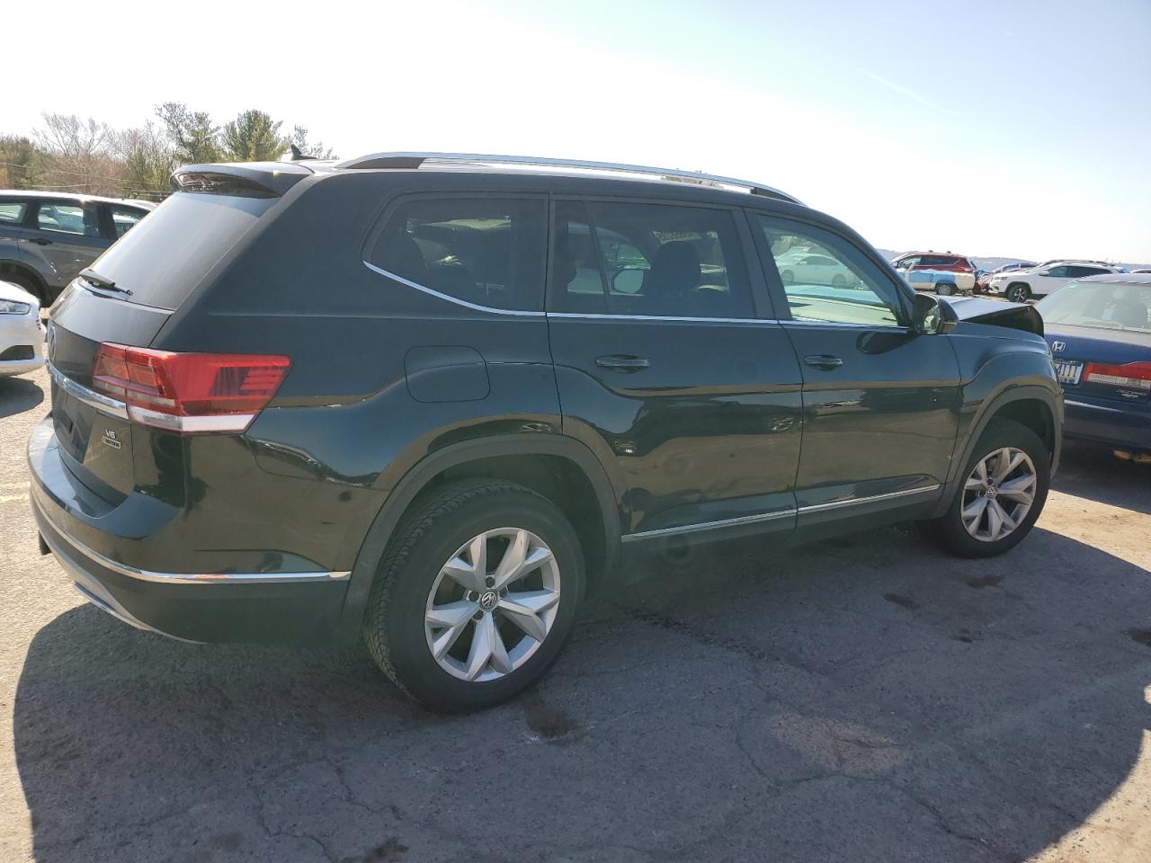 2018 Volkswagen Atlas - Image 3