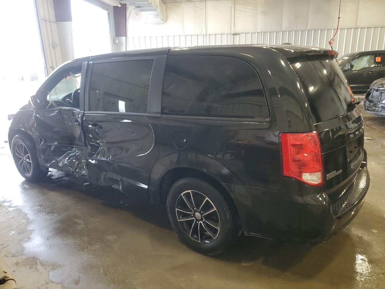2017 Dodge Caravan - Image 2