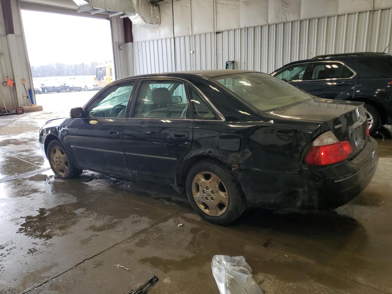 2003 Toyota Avalon - Image 2