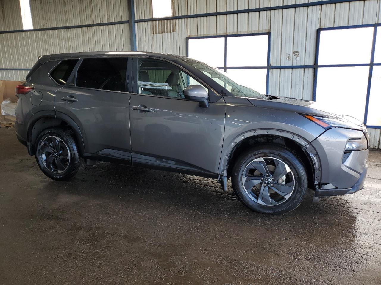 2024 Nissan Rogue - Image 4