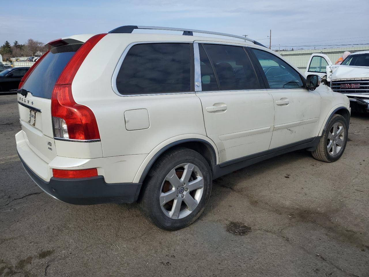 2010 Volvo XC90 - Image 3